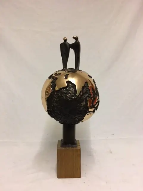 Onze wereld, Brons, 40 cm hoog