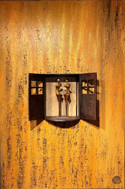 Our home, Brons en acryl op hout, 60 × 90 cm