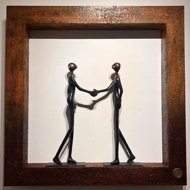 Ontmoeting, Acryl op hout met bronzen beeld