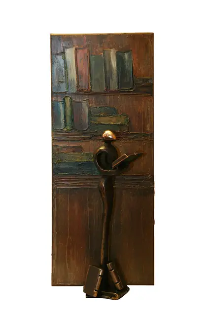 Boekenwurm, Brons en acryl op doek, hoogte 40 cm