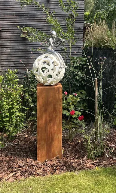 Mijn leeswereld, Aluminium en cortenstaal