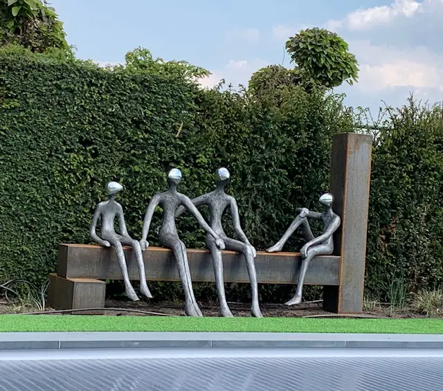 Het gezin, Aluminium en cortenstaal