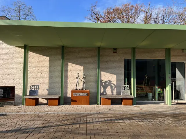 Welkom, Aluminium en cortenstaal