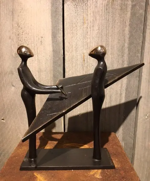 Samen aan de tekentafel, Brons