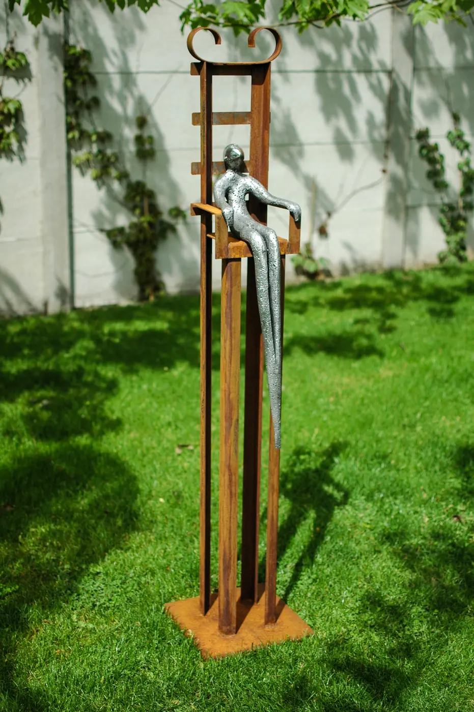 Op zijn troon